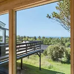 3 Bedroom Cozy In *