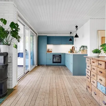 3 Bedroom Cozy In Ferienhaus *