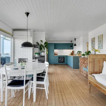 Ferienhaus 3 Bedroom Cozy In *