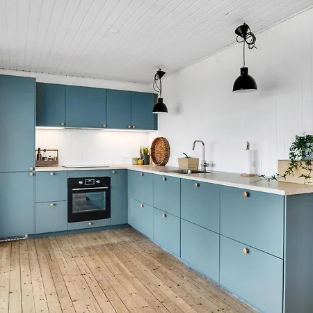 3 Bedroom Cozy In *