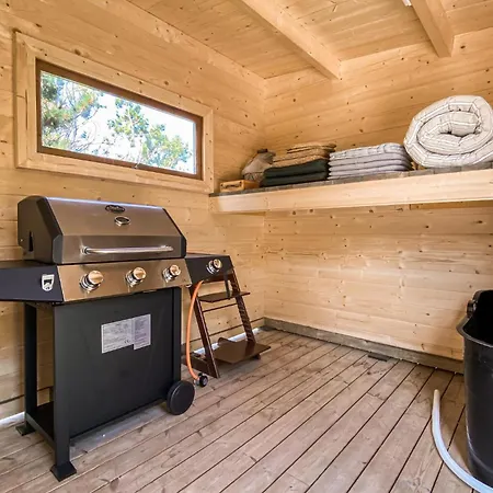 3 Bedroom Cozy In Holiday home
